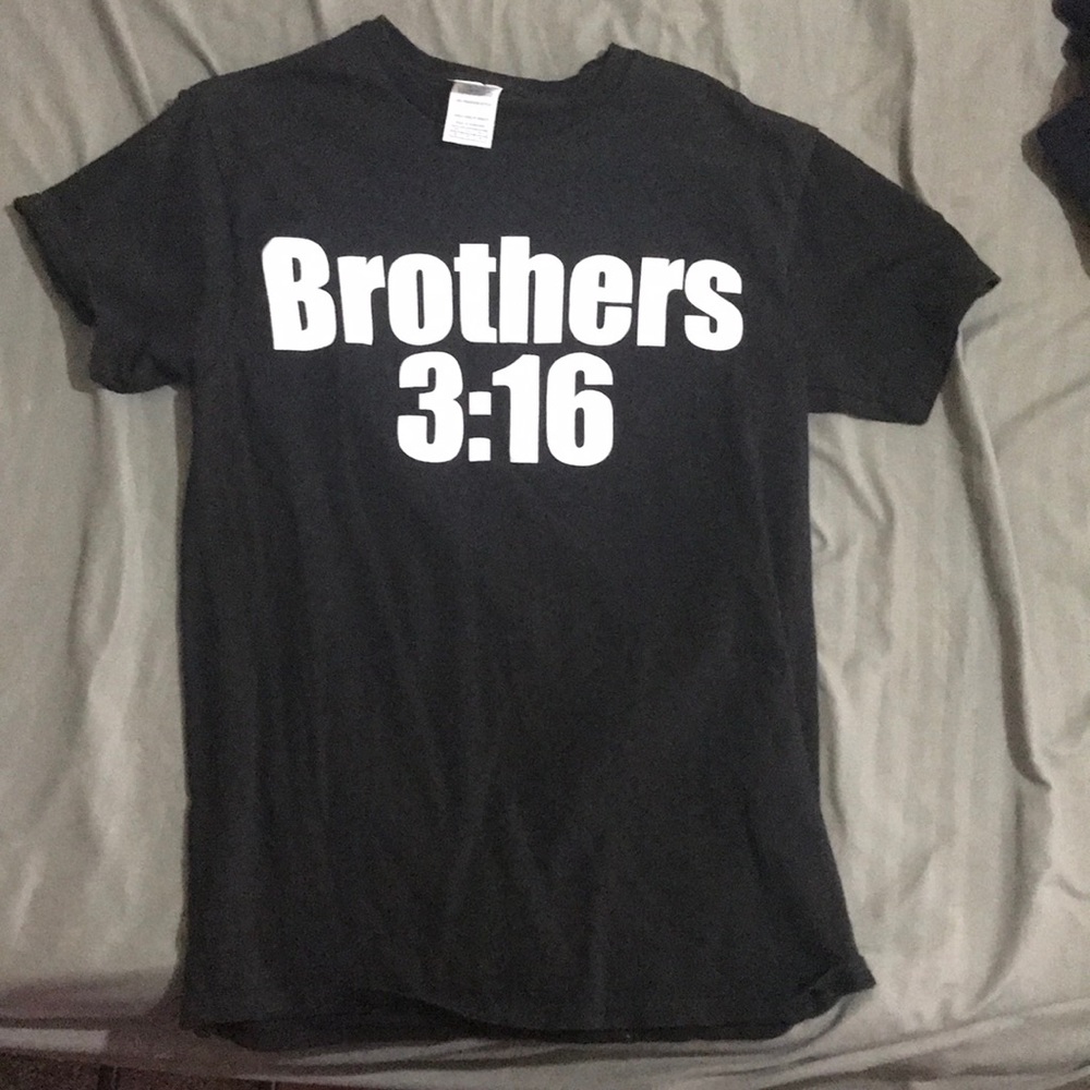 Shirt caught at bar